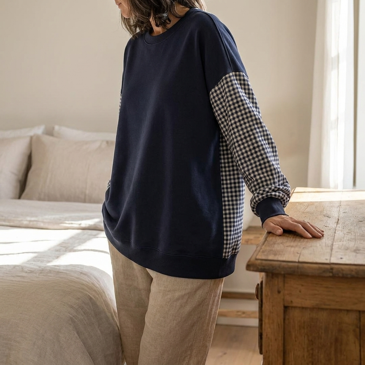 Women patchwork plaid crew neck top relaxed fit in navy blue