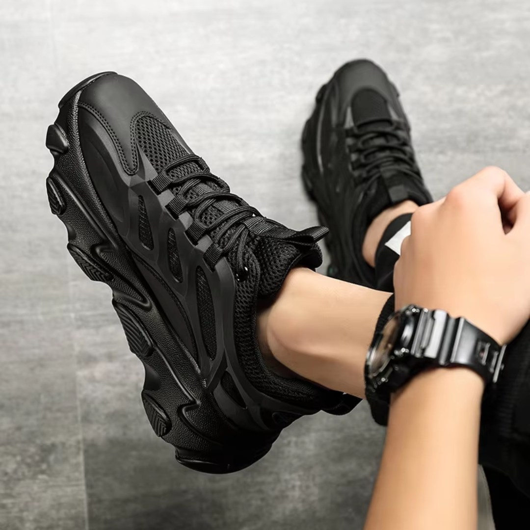 Unisex lightweight casual sneakers with breathable upper in black