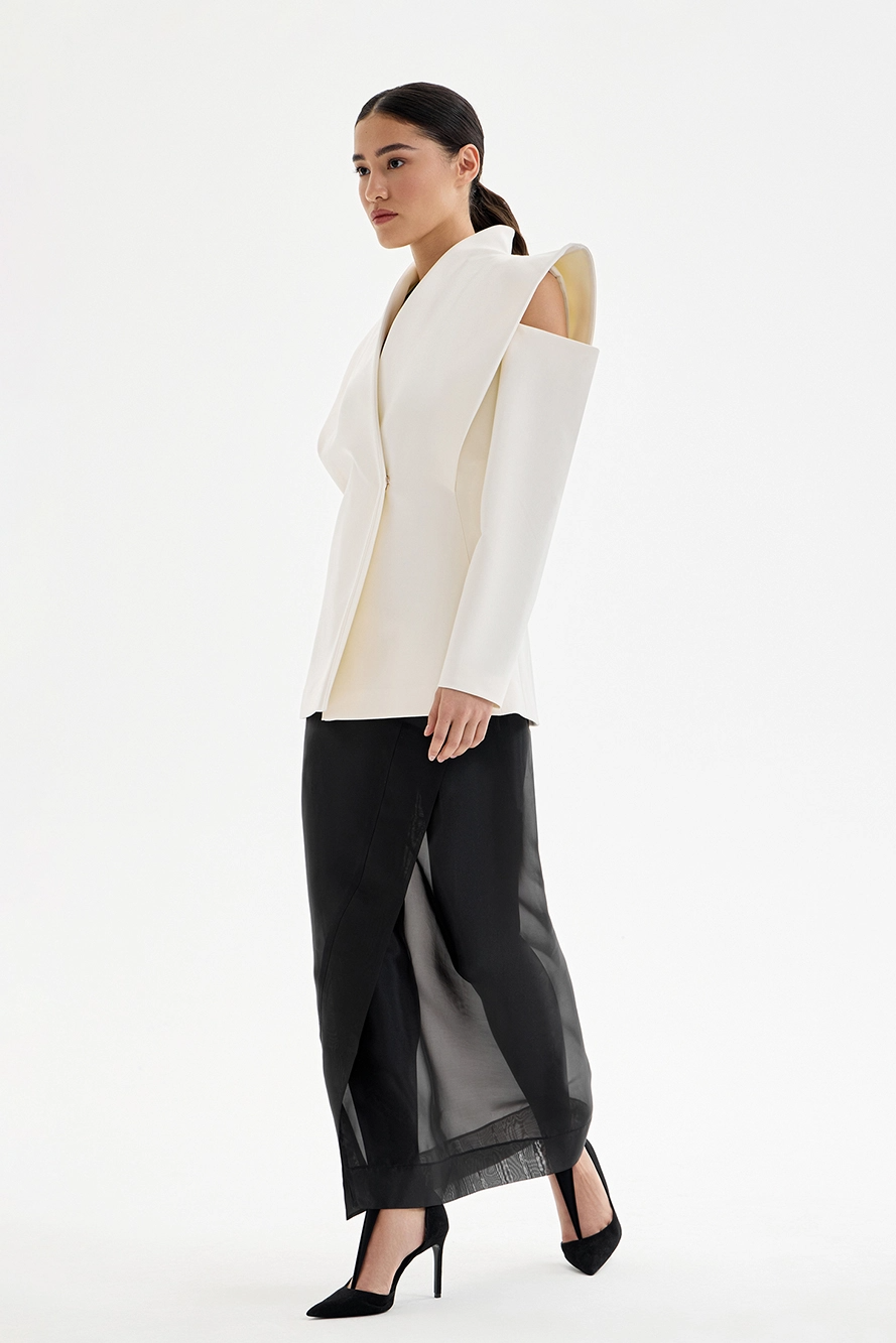 Women's Blazer | White, Structured Shoulders, Fitted Cut