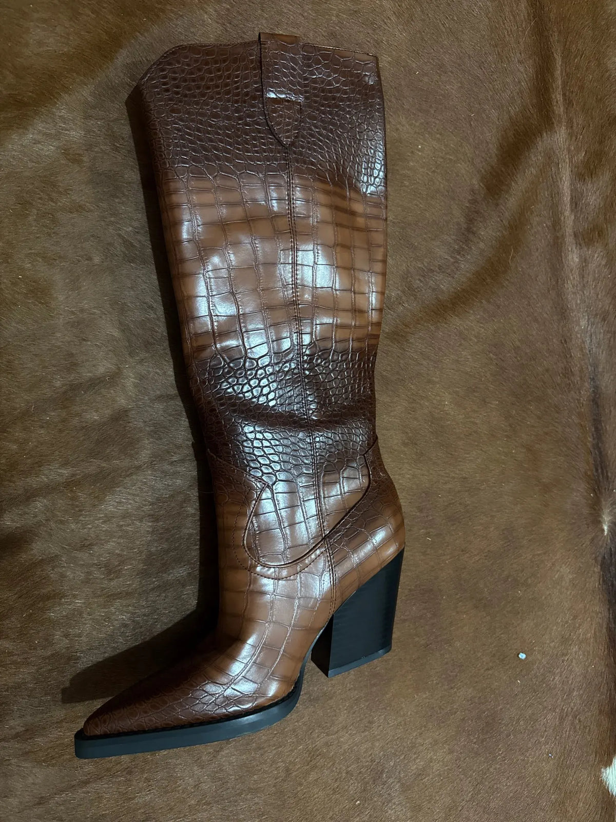 Womens knee high cowboy boots with pointed toe, chunky heel and waterproof upper