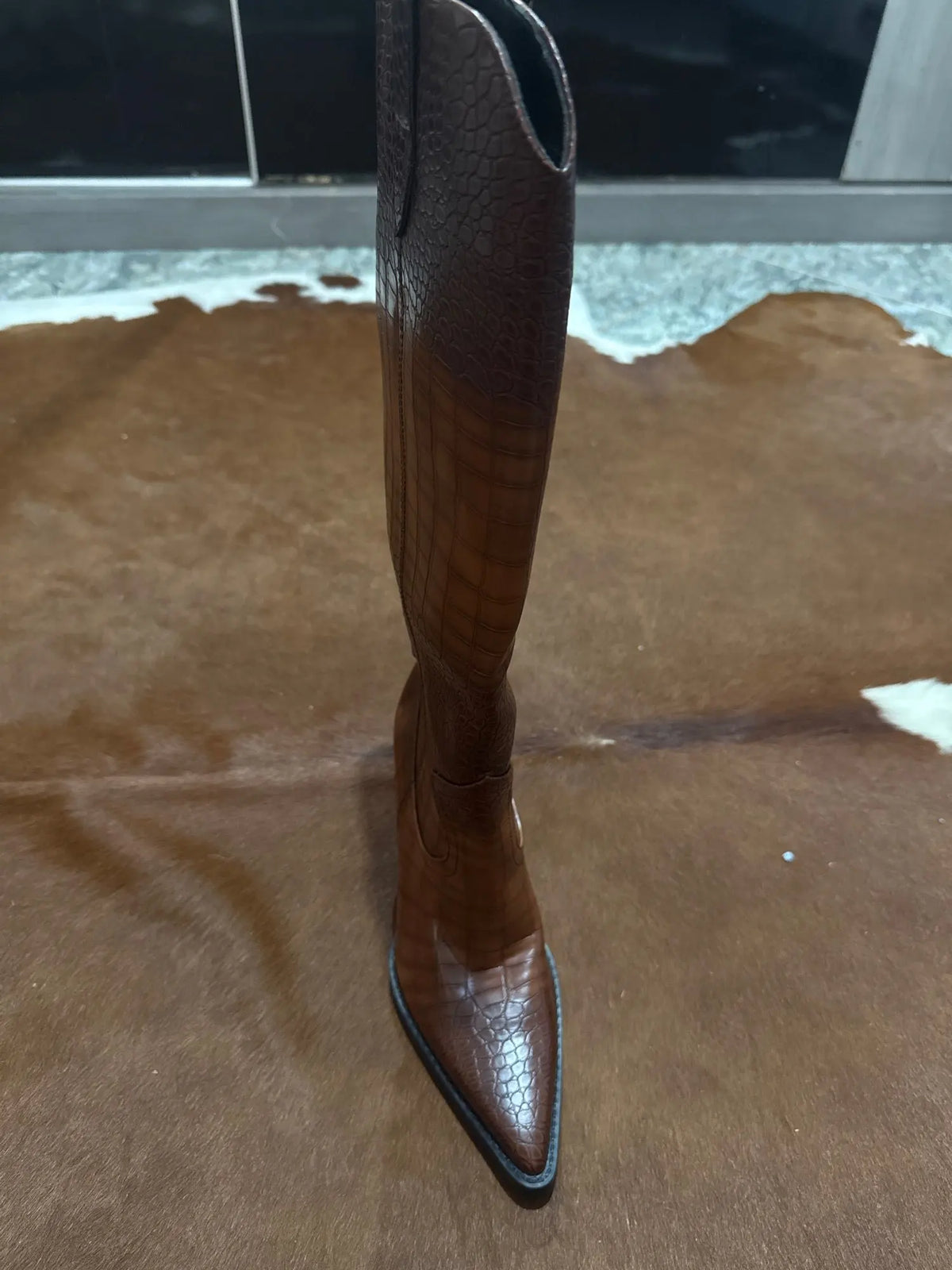 Womens knee high cowboy boots with pointed toe, chunky heel and waterproof upper