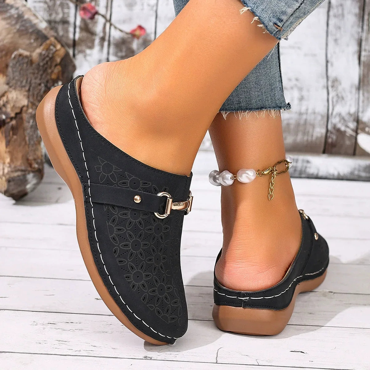 Women's Clogs | Leather, Wide Fit, Lightweight