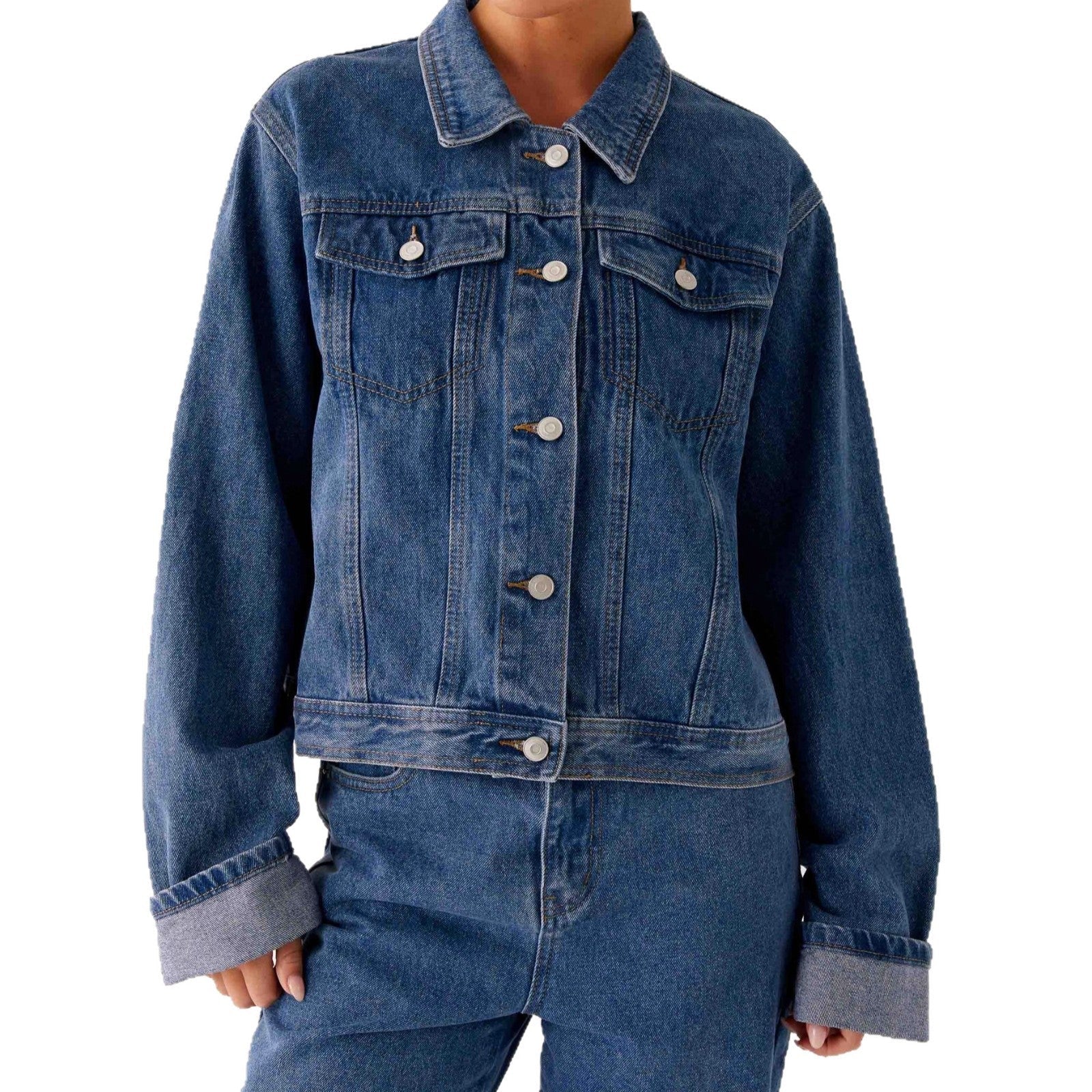 Women trendy denim jacket casual cut patch pockets button details