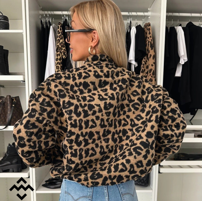 Womens leopard print jacket in teddy fleece with short oversized fit