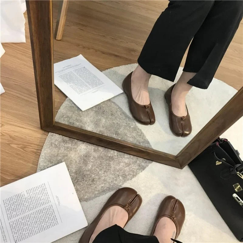 Women's Tabi Ballet Flats | Split Toe, Soft Leather, Slip-On