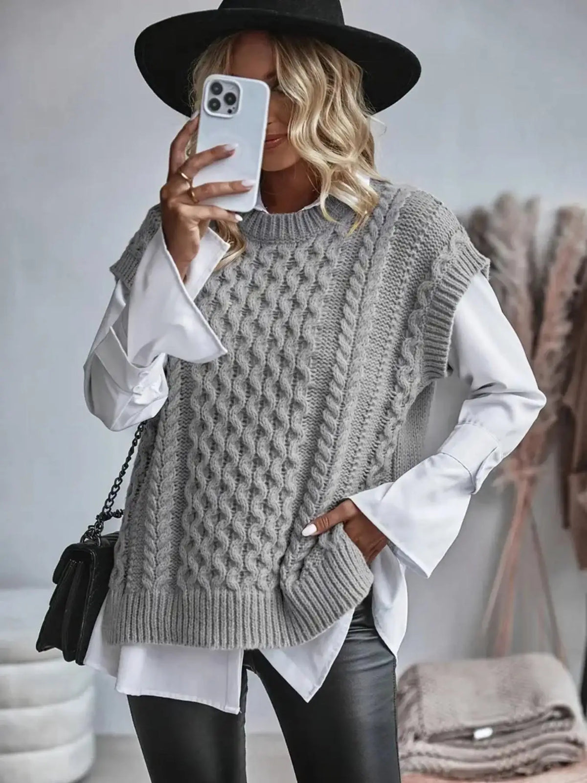 Women cable knit vest sleeveless sweater relaxed fit round neckline