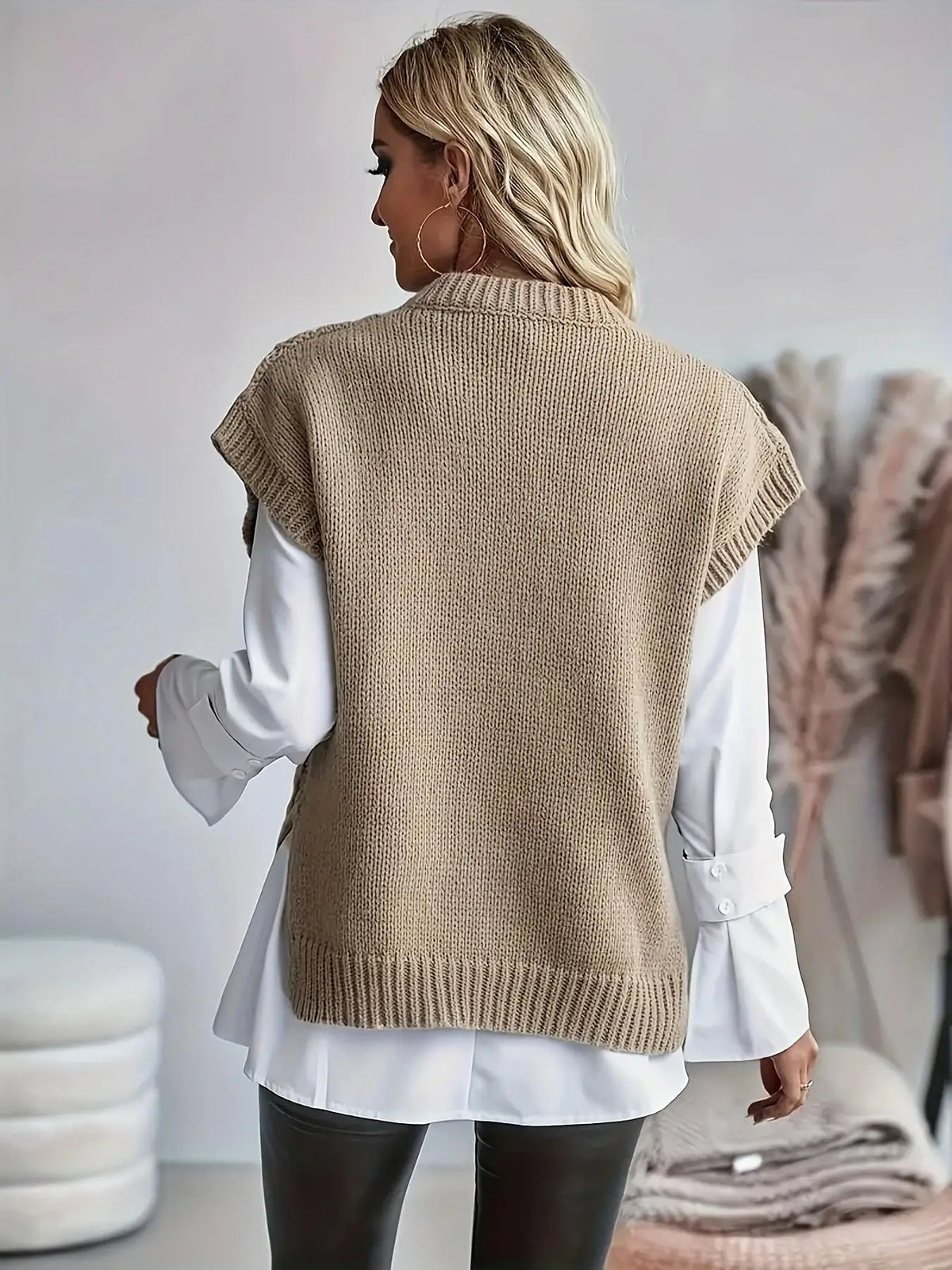Women cable knit vest sleeveless sweater relaxed fit round neckline