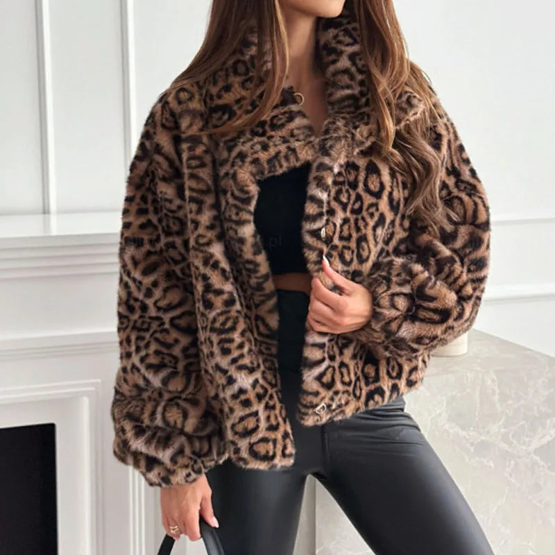 Womens leopard print jacket with single breasted closure and long sleeves, casual loose fit