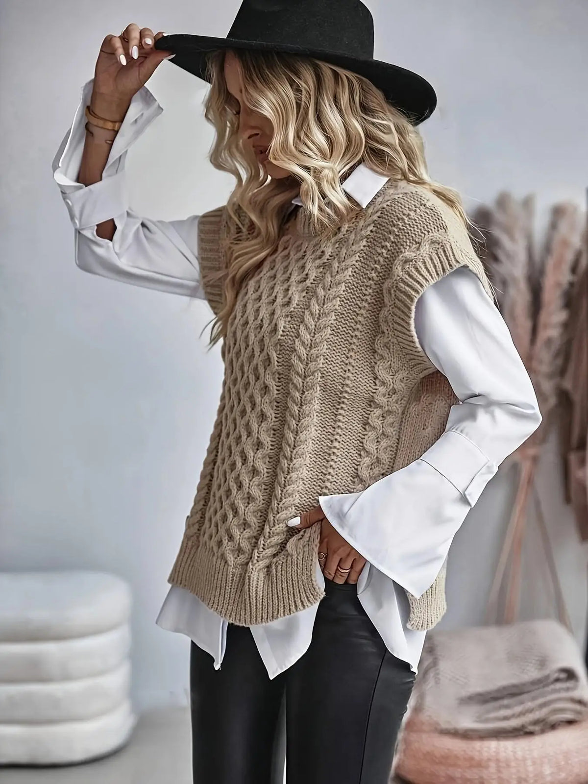 Women cable knit vest sleeveless sweater relaxed fit round neckline