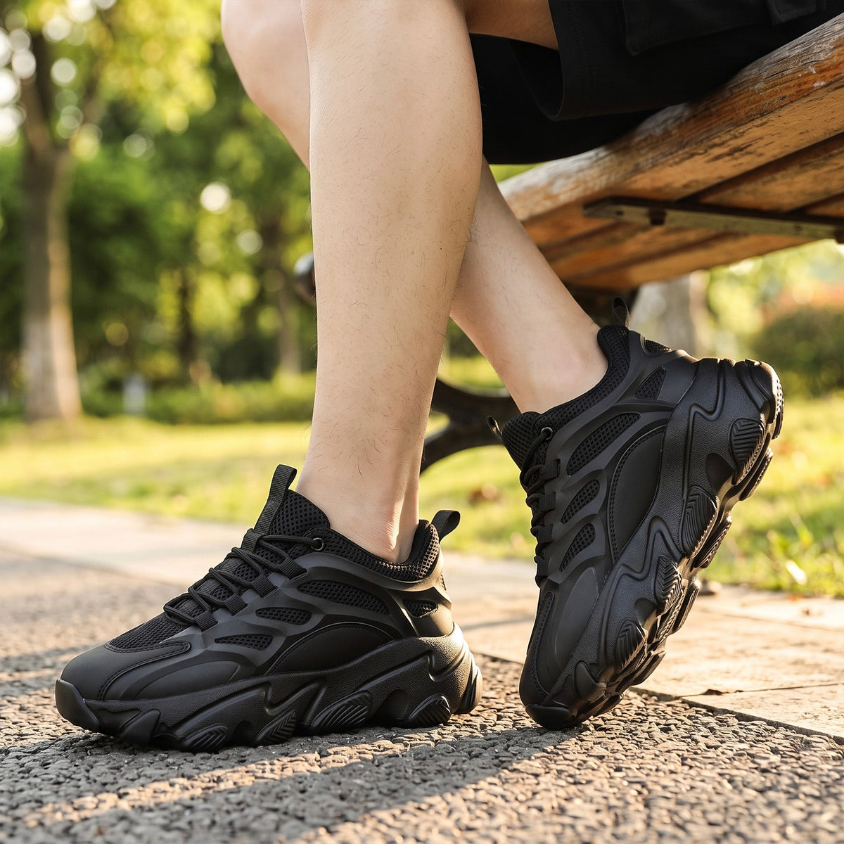 Unisex lightweight casual sneakers with breathable upper in black
