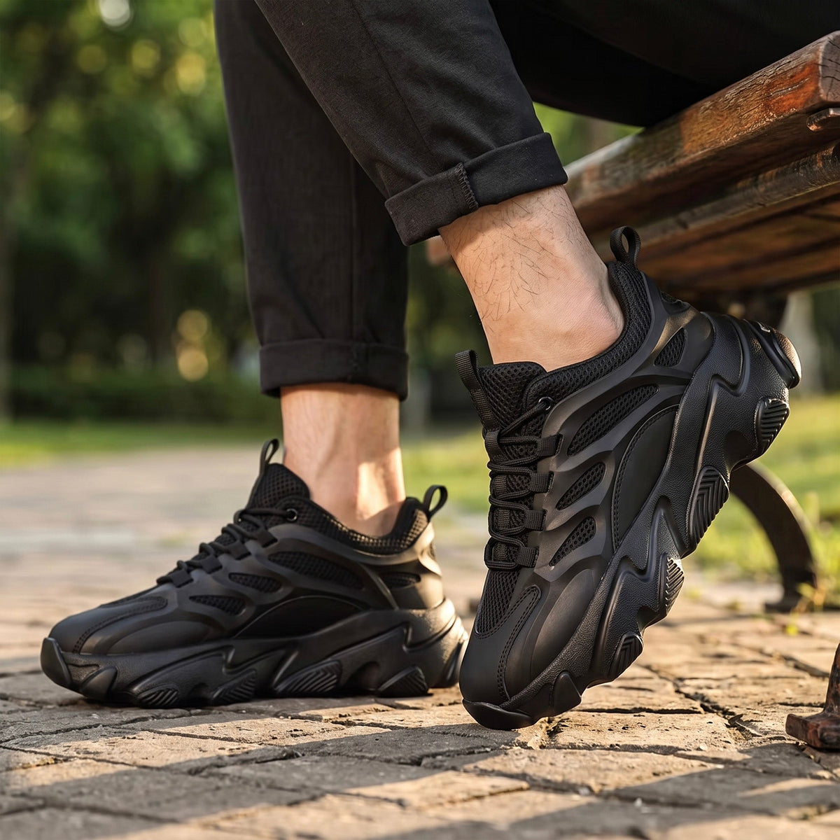 Unisex lightweight casual sneakers with breathable upper in black