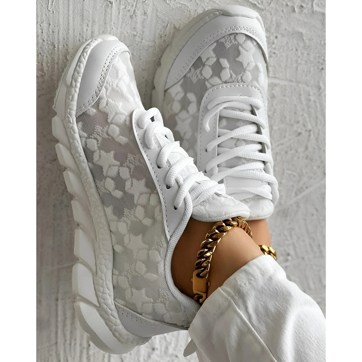 Women lace-up closed toe shoes in white, structured daily wear