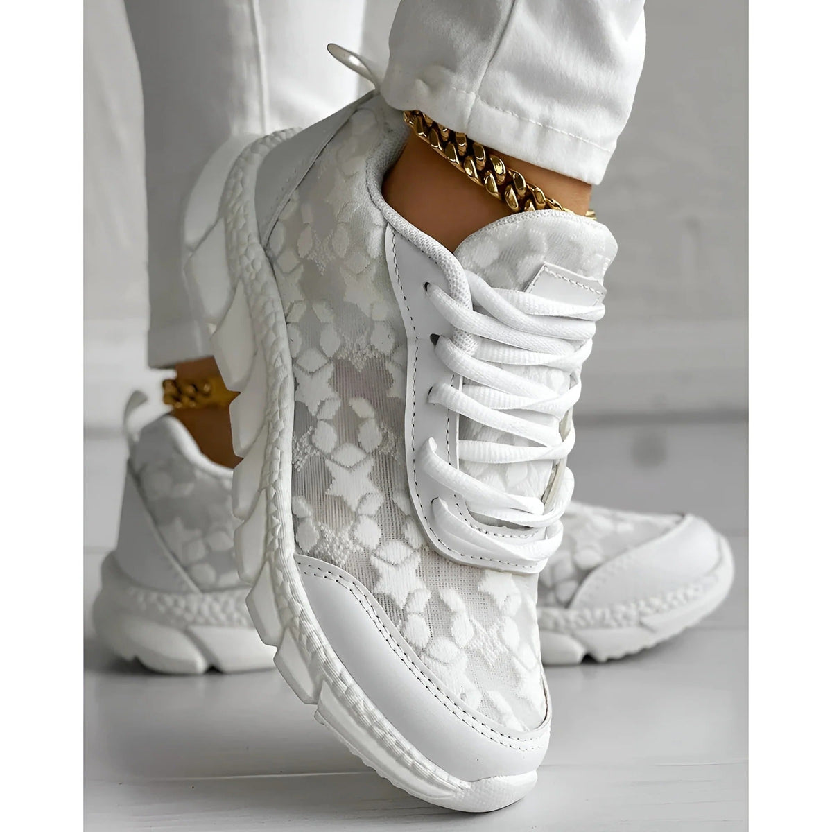 Women lace-up closed toe shoes in white, structured daily wear