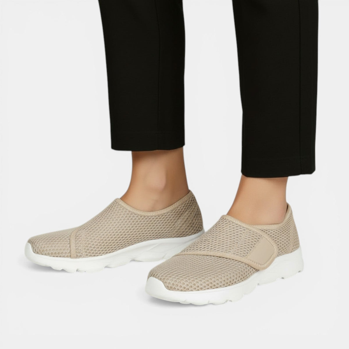 Orthopedic breathable mesh sneakers with flexible sole and arch support