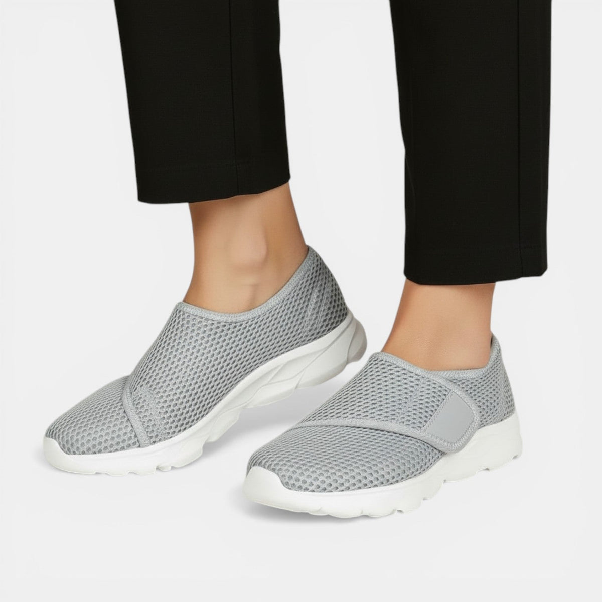 Orthopedic breathable mesh sneakers with flexible sole and arch support