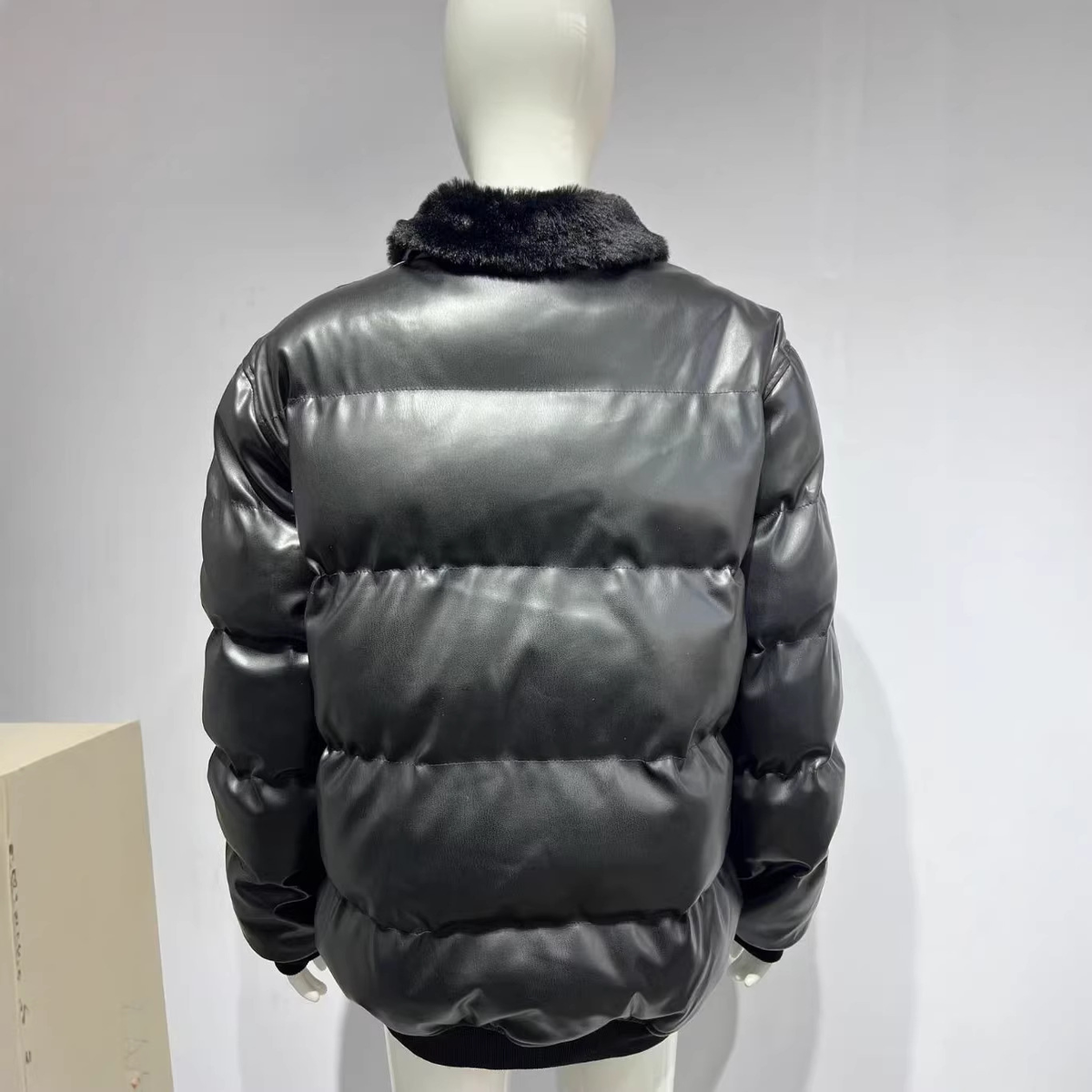 Women colour block puffer jacket with high collar and quilted design