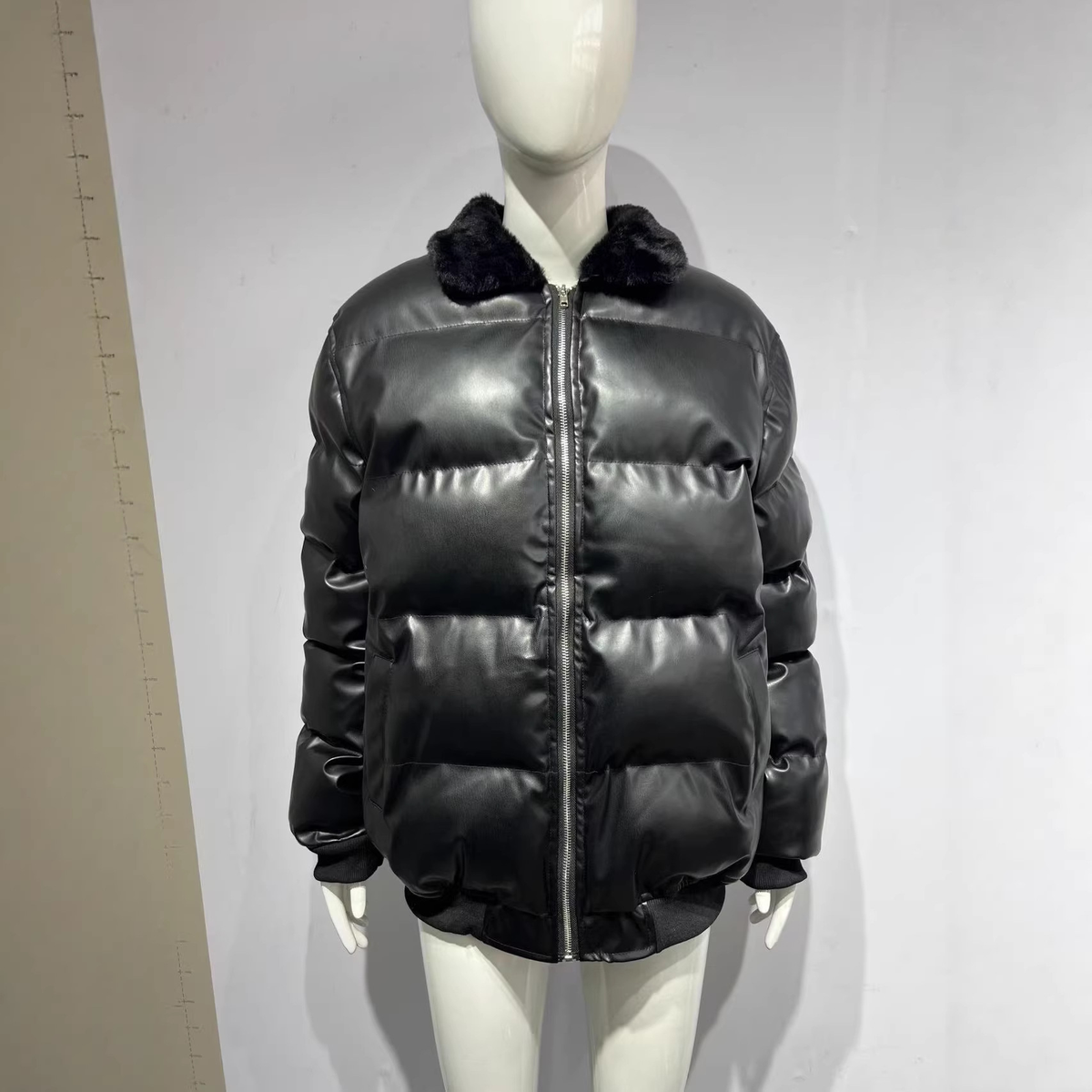 Women colour block puffer jacket with high collar and quilted design