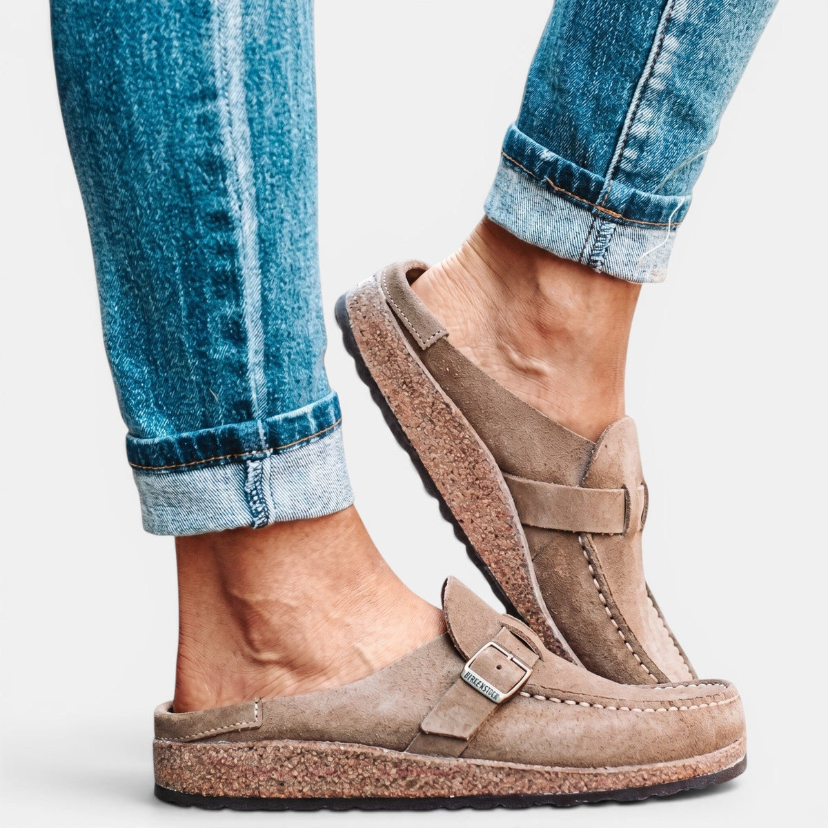 Women suede orthopedic sandals with adjustable buckle and cushioned footbed
